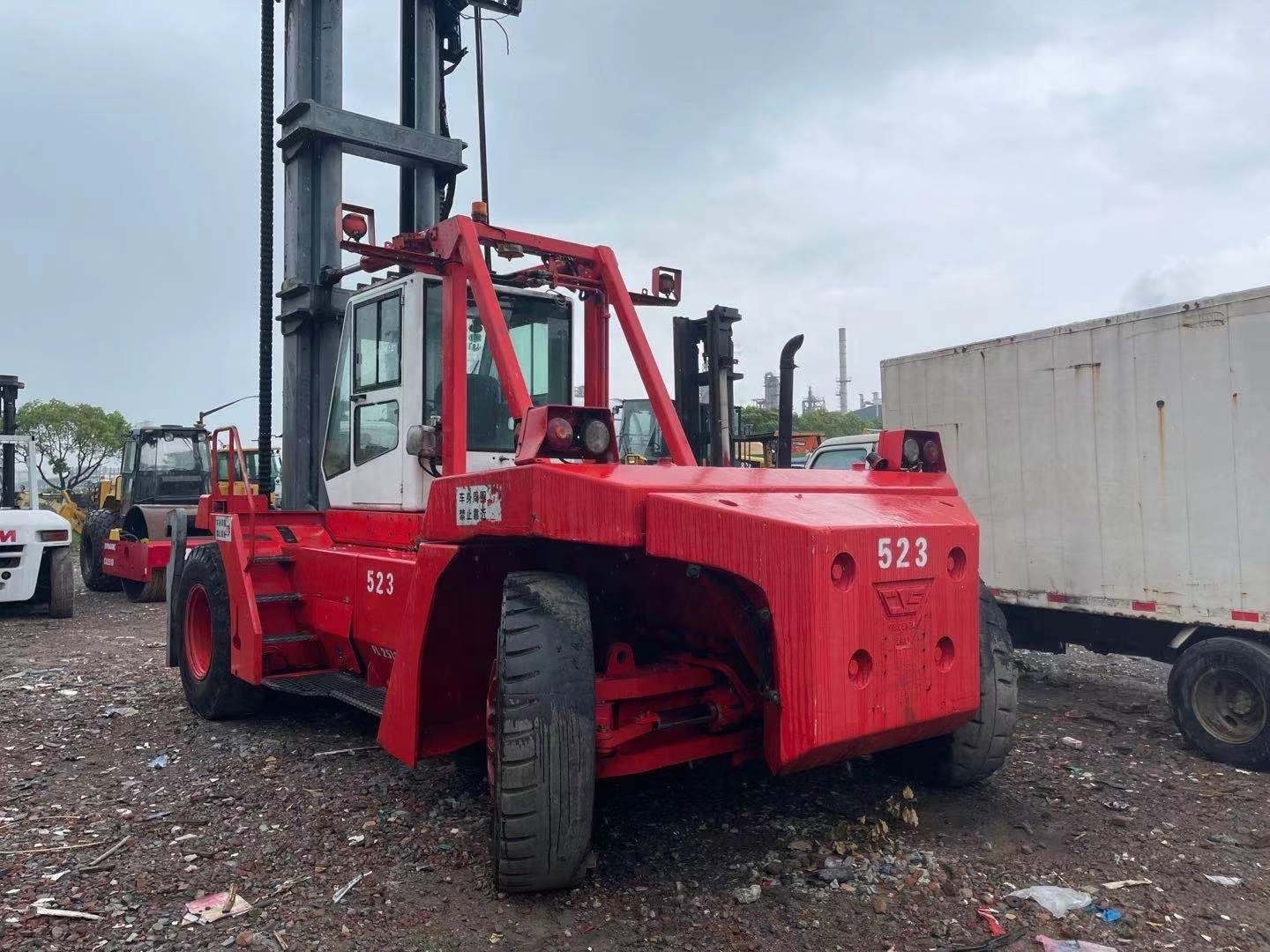 Excellent condition used 25ton CVS 6m high Forklift