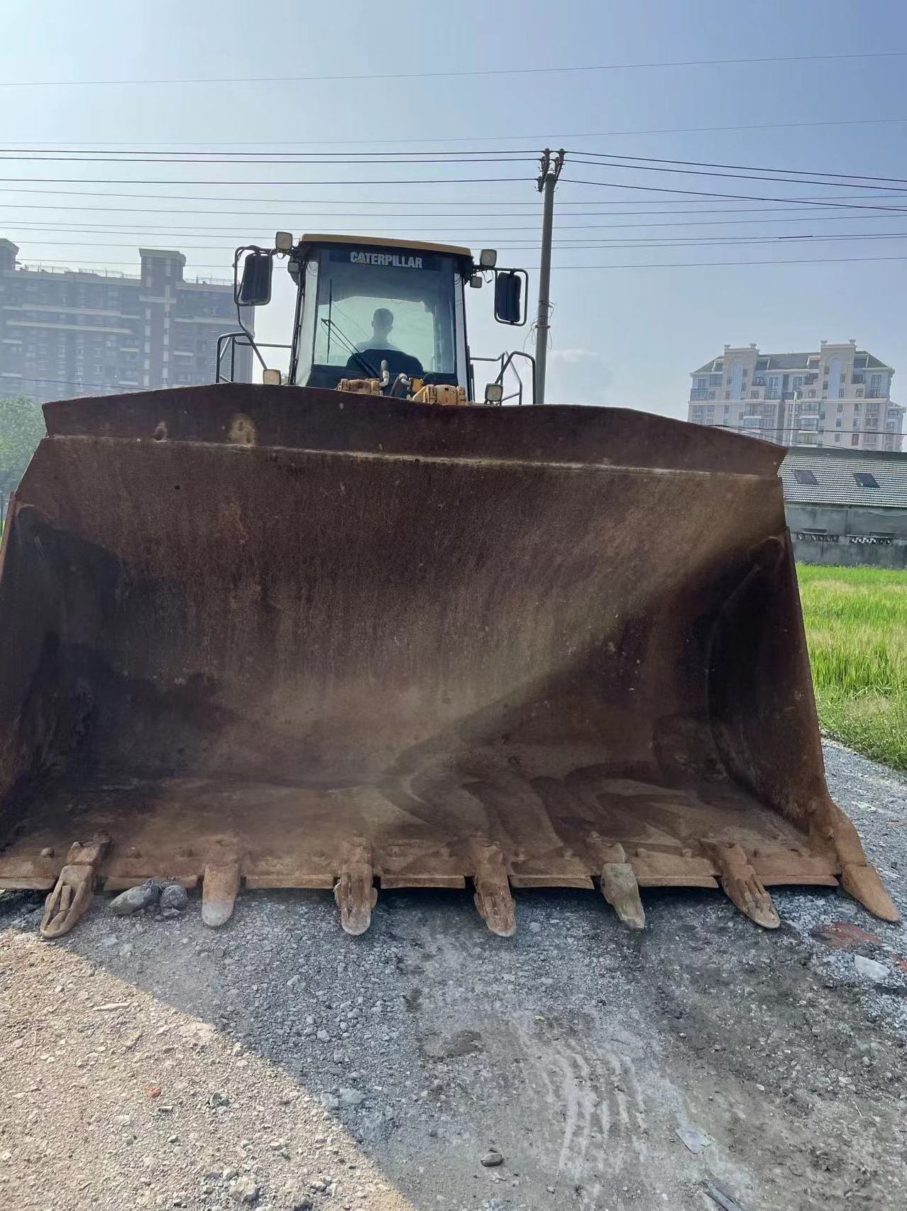 cheap used original caterpillar 980G front end loader in shanghai yard