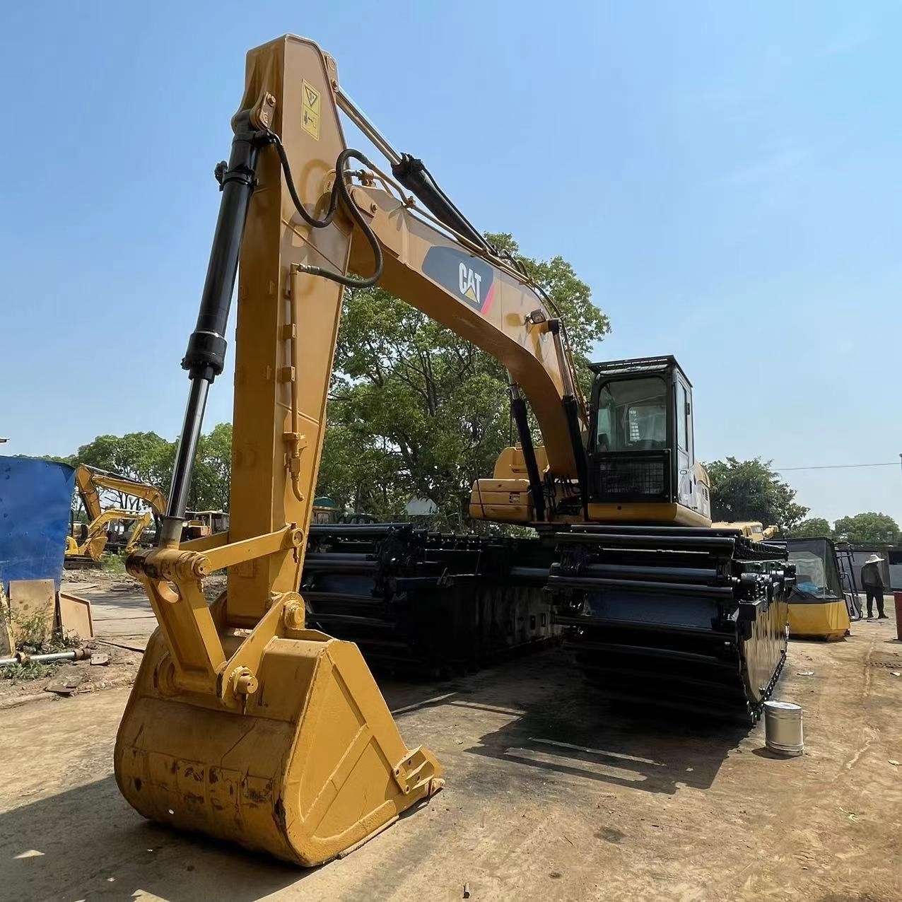 Used 20 ton Amphibious Excavator CAT 320D  320 336 Swamp Marsh Buggy Excavator