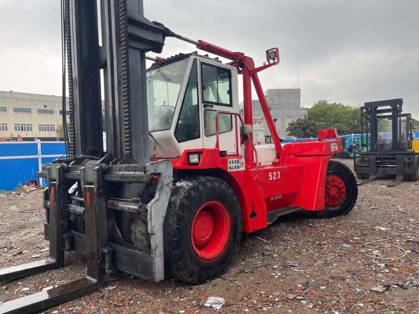 Excellent condition used 25ton CVS 6m high Forklift