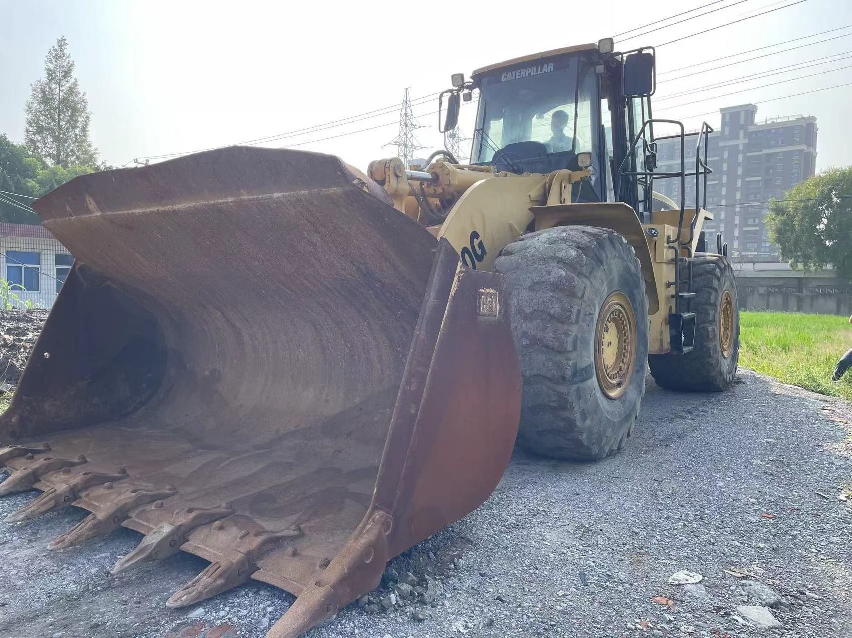 cheap used original caterpillar 980G front end loader in shanghai yard