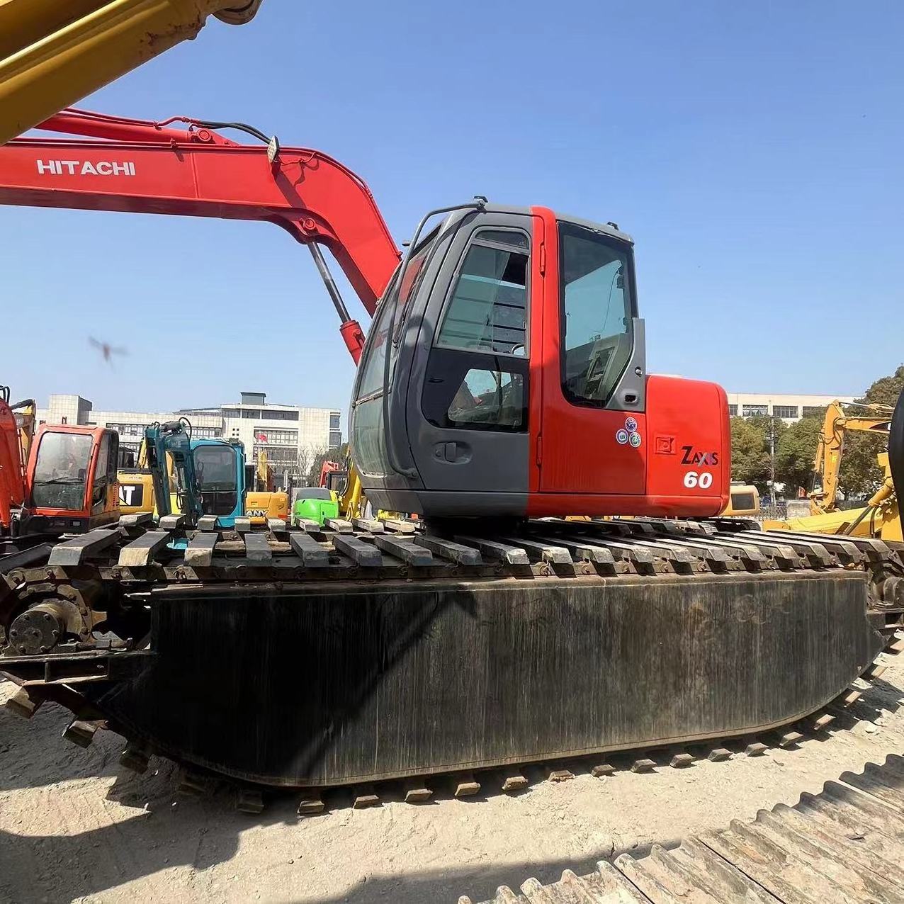 Hot sale Amphibious Good hitachi zx60 used crawler excavator boat digging excavator 6TON digger for river construction work