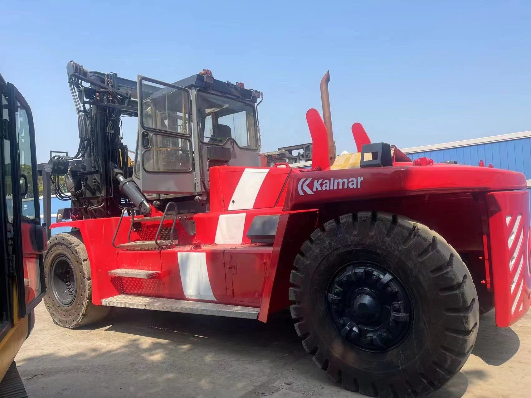 Cheap Price kalmar 30 Ton used Forklift Diesel DCF300 Fork Lift Volvo Engine for Sale