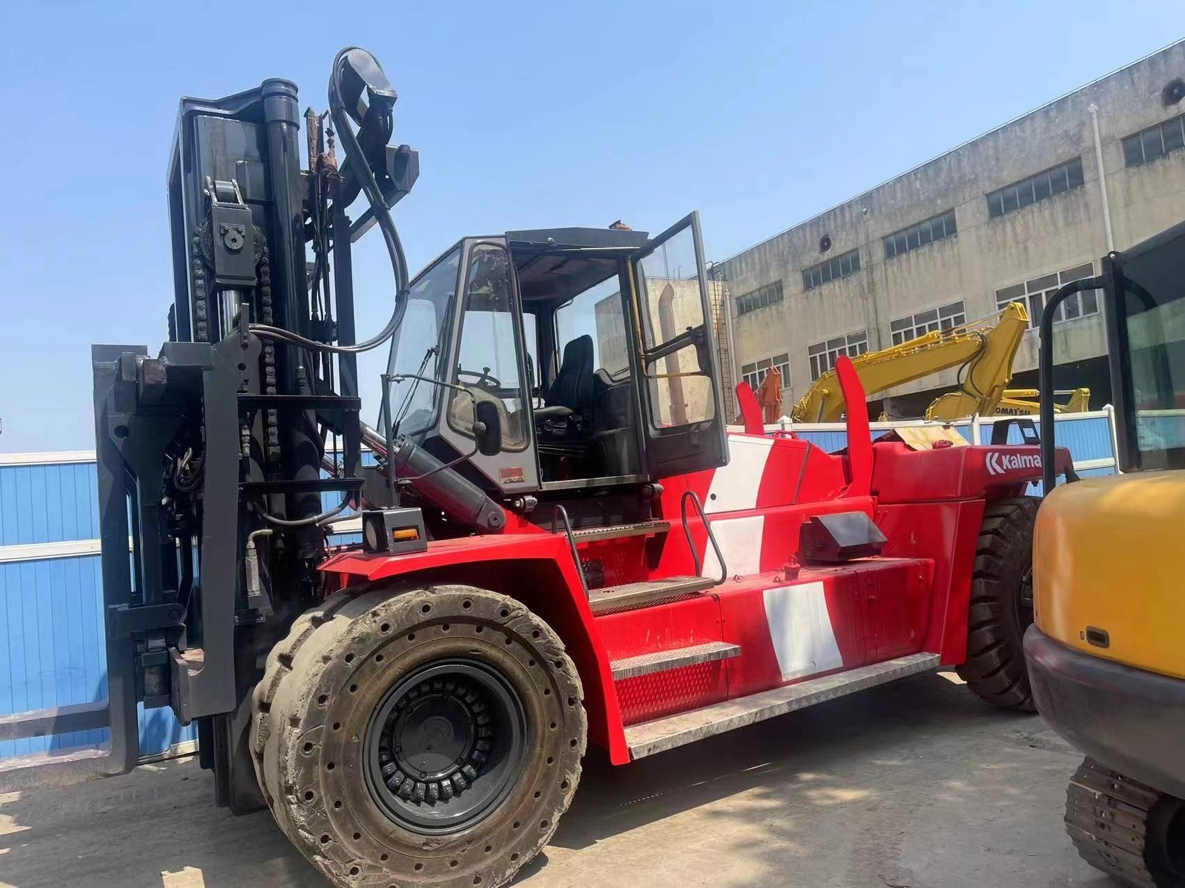 Cheap Price kalmar 30 Ton used Forklift Diesel DCF300 Fork Lift Volvo Engine for Sale