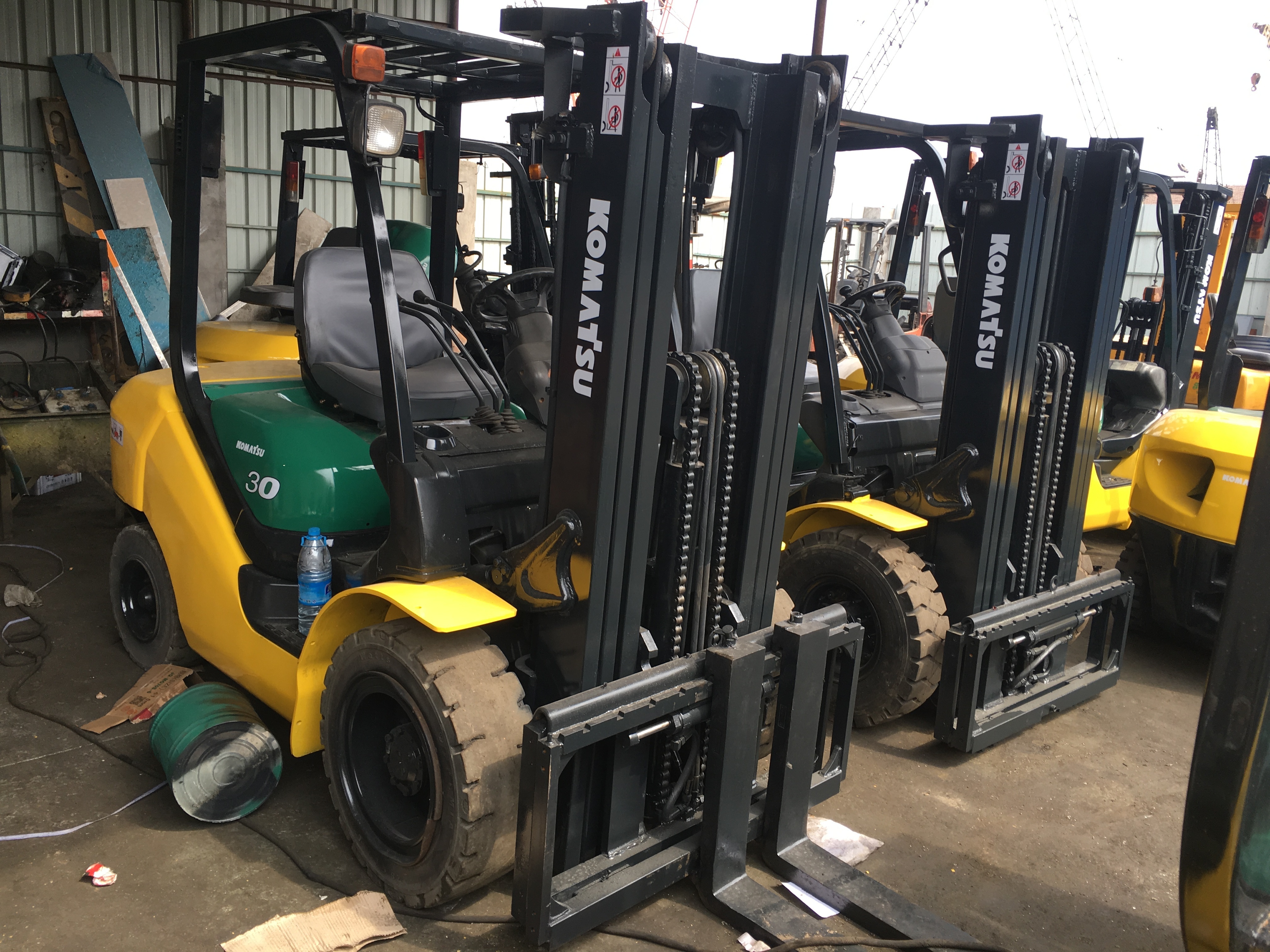 nearly new komatsu forklift FD30T-16 3 Ton Large Stock Komatsu Used Side Shift Forklift sale in cheap price