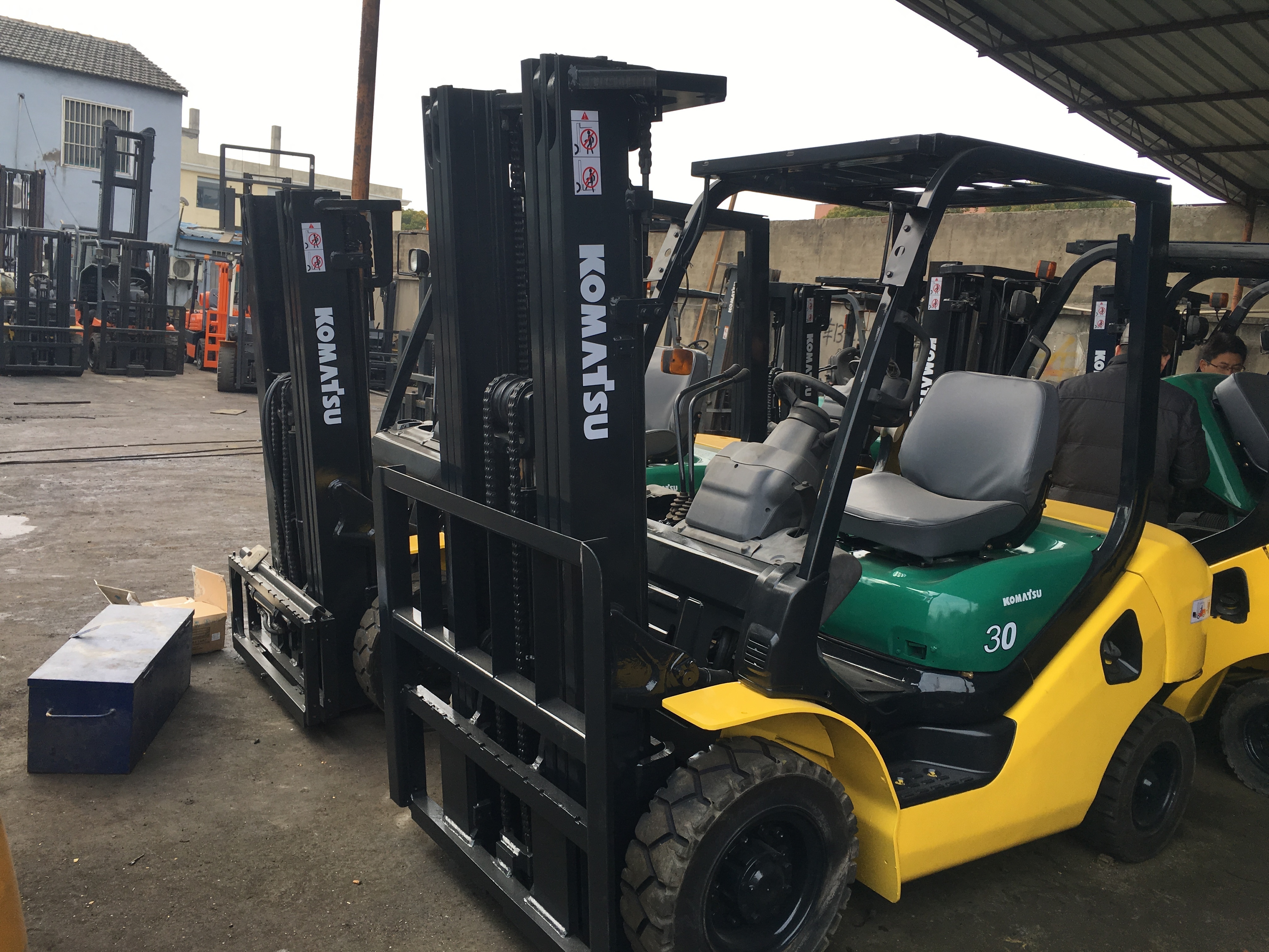 nearly new komatsu forklift FD30T-16 3 Ton Large Stock Komatsu Used Side Shift Forklift sale in cheap price