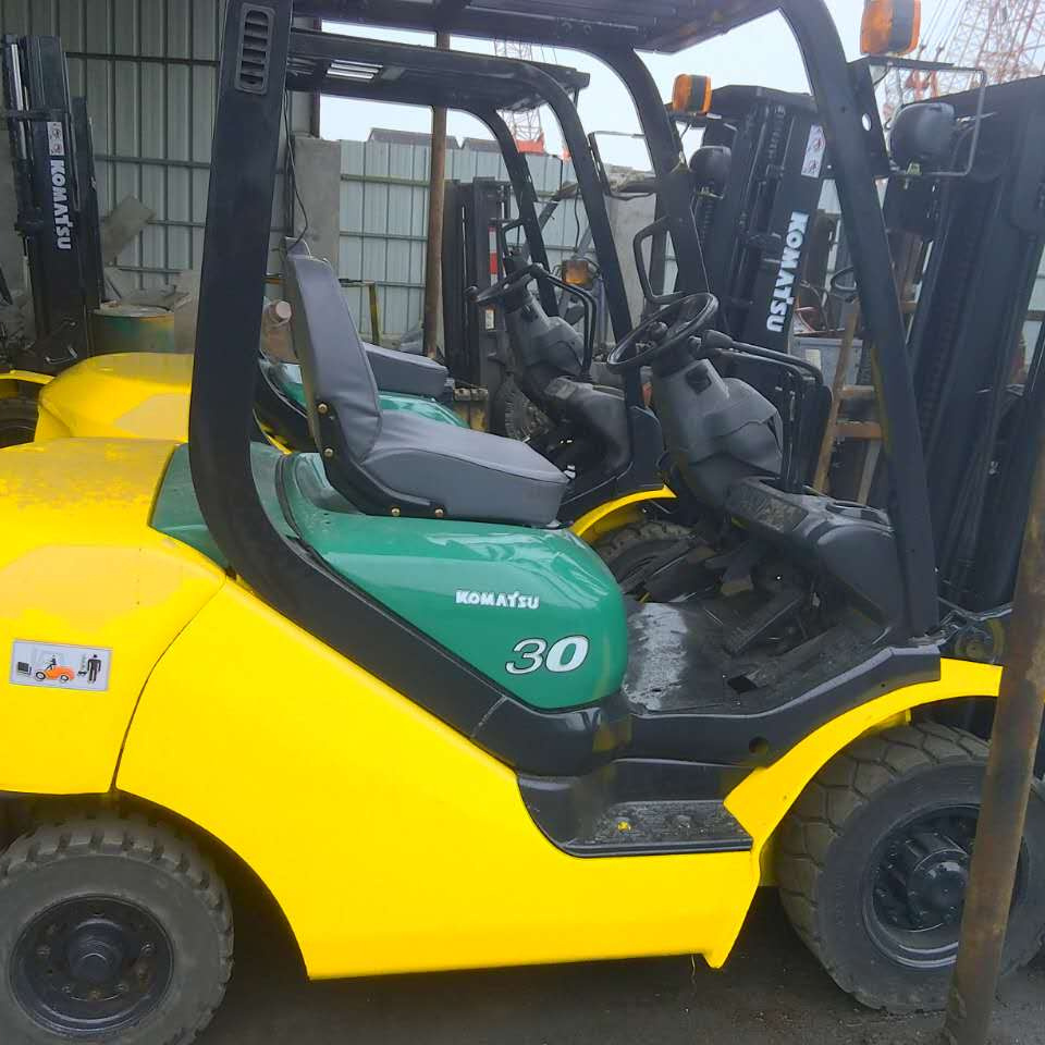 nearly new komatsu forklift FD30T-16 3 Ton Large Stock Komatsu Used Side Shift Forklift sale in cheap price