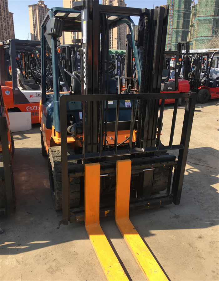 Second hand forklift Toyota 7fd30 diesel forklift FD30 3t diesel lifter for sale