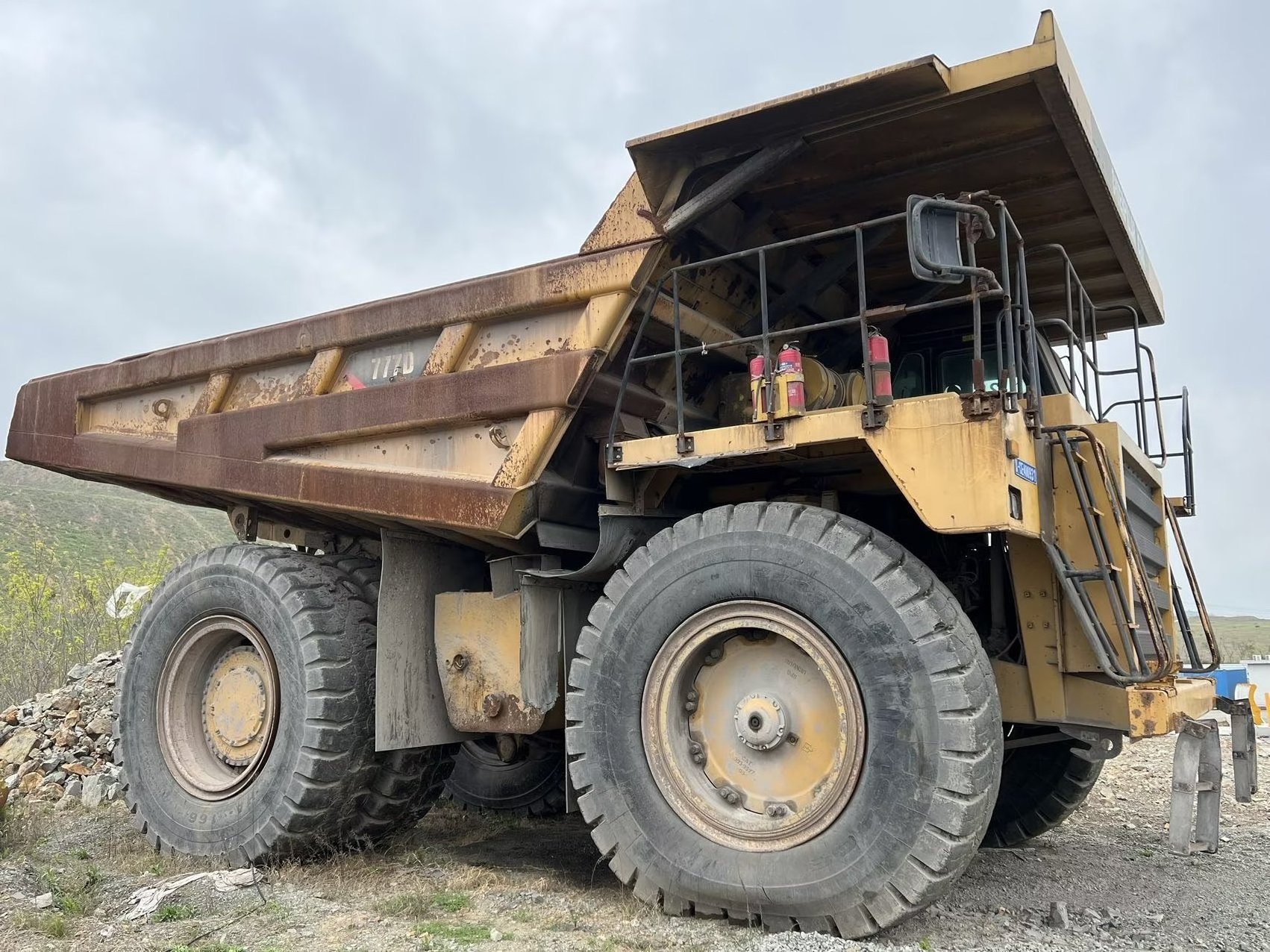 CAT dump truck 777D Faw Howo Dump Truck Tipper Truck for Sale Price 4x2 6x4 8x4 Diesel Clearance Engine Gross Wheel SHN