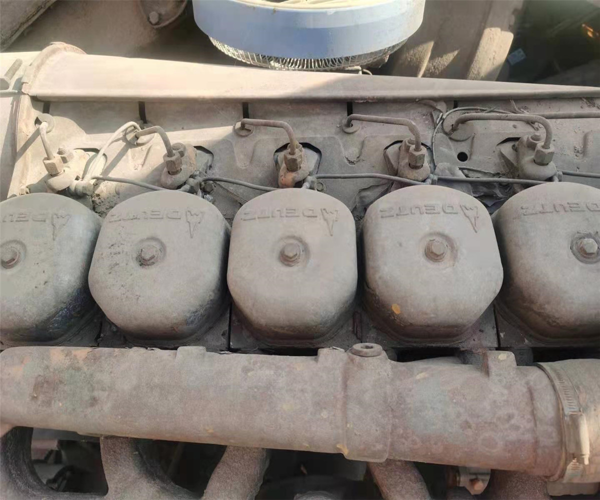 Second hand Deutz F6L912 engine diesel engine in used condition with 6 cylinders