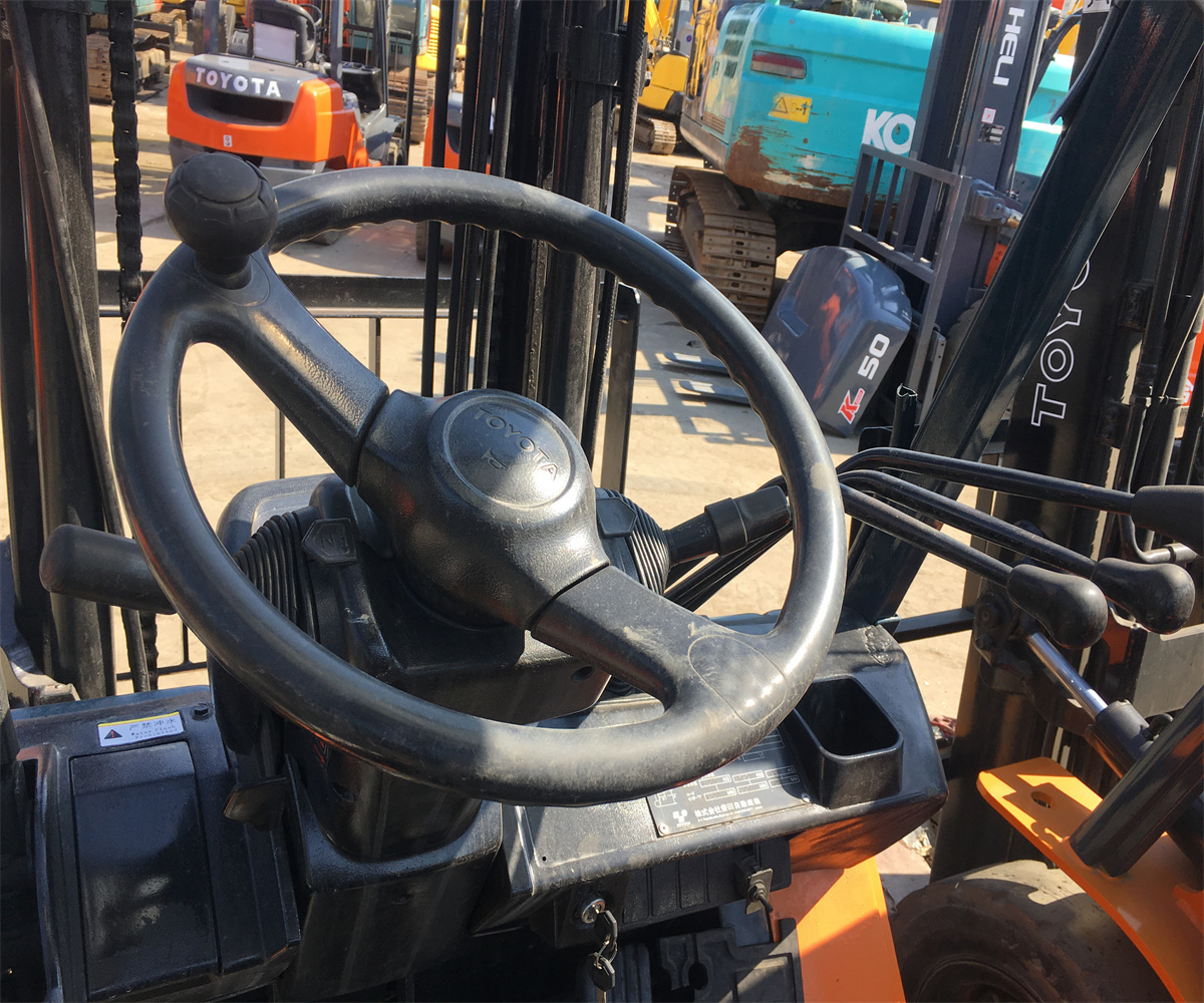 Second hand forklift Toyota 7fd30 diesel forklift FD30 3t diesel lifter for sale