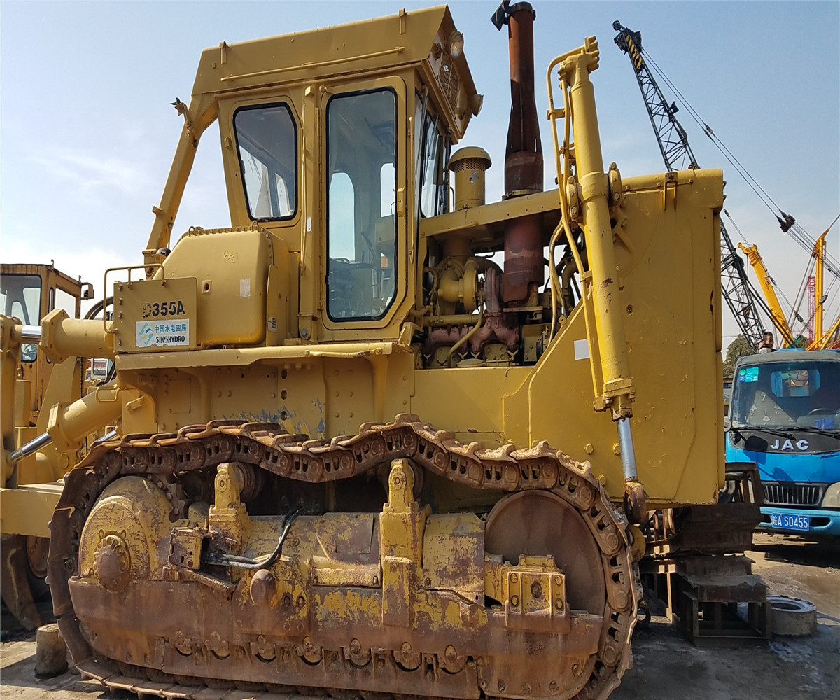 Japan made Used condition Komatsu D355A-3 bulldozer for sale