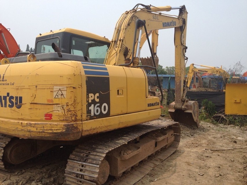 Japanese famous brand used komatsu PC 160-7 16 ton crawler excavator with promotion price for sale