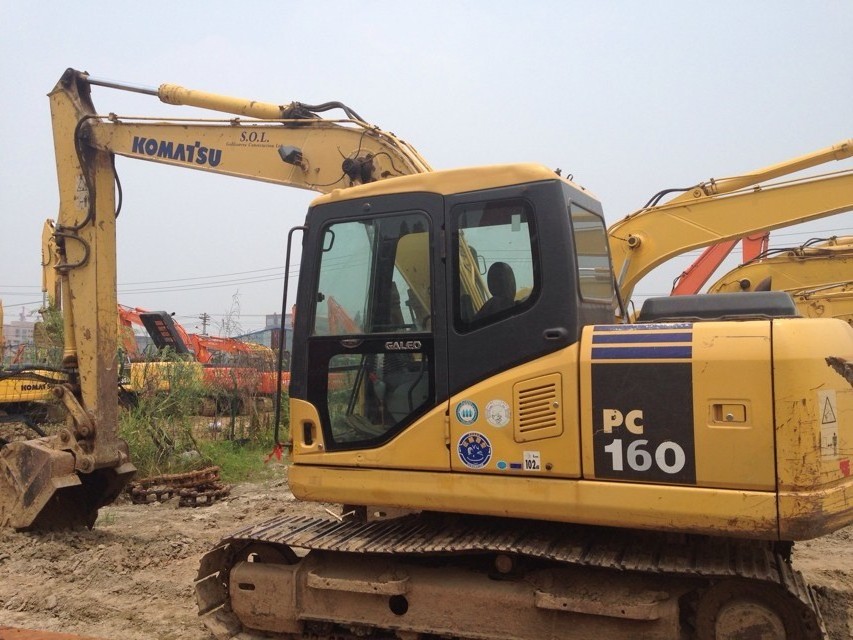 Japanese famous brand used komatsu PC 160-7 16 ton crawler excavator with promotion price for sale