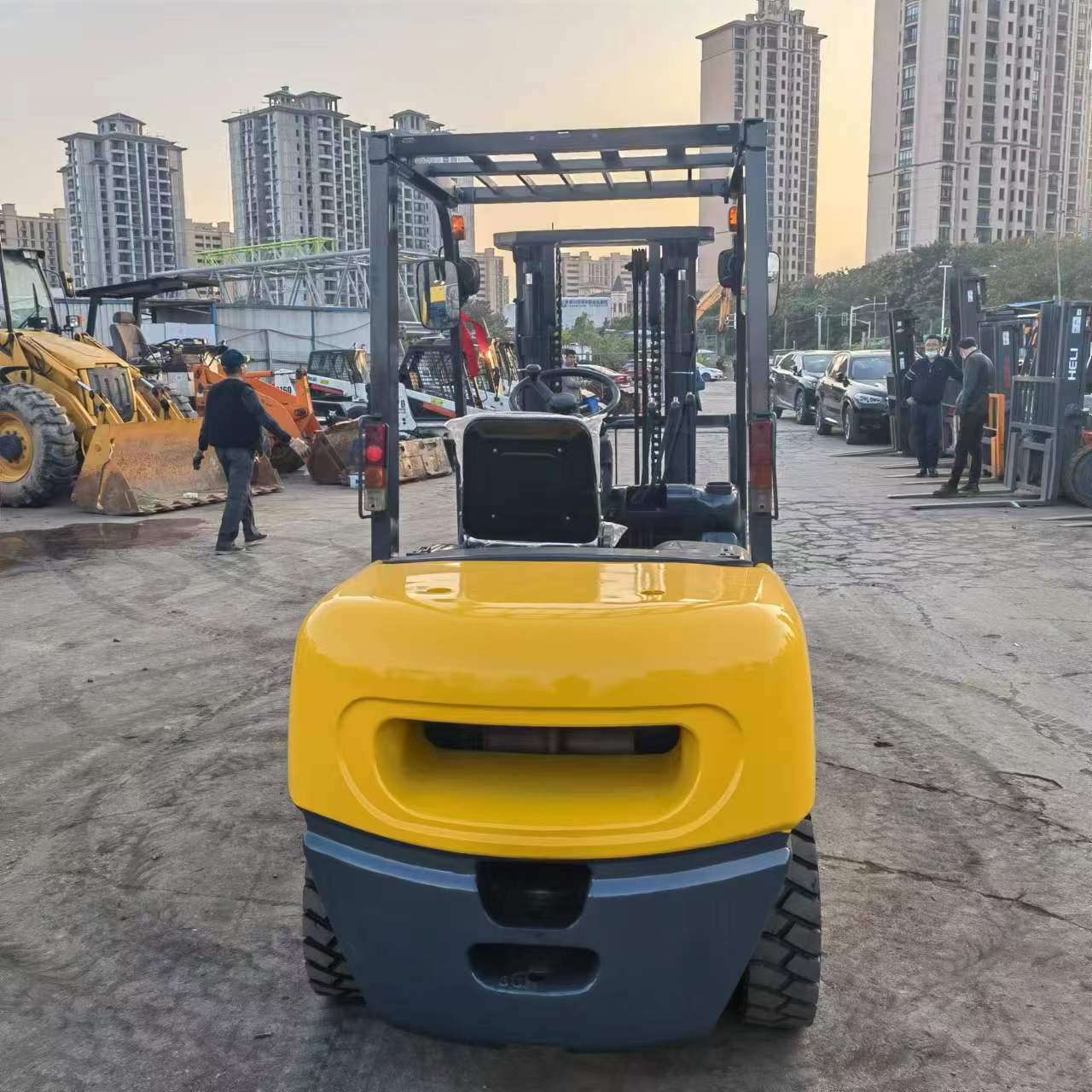 Secondhand komatsu Forklifts FD30 Good condition used Forklifts komatsu FD30 for sale