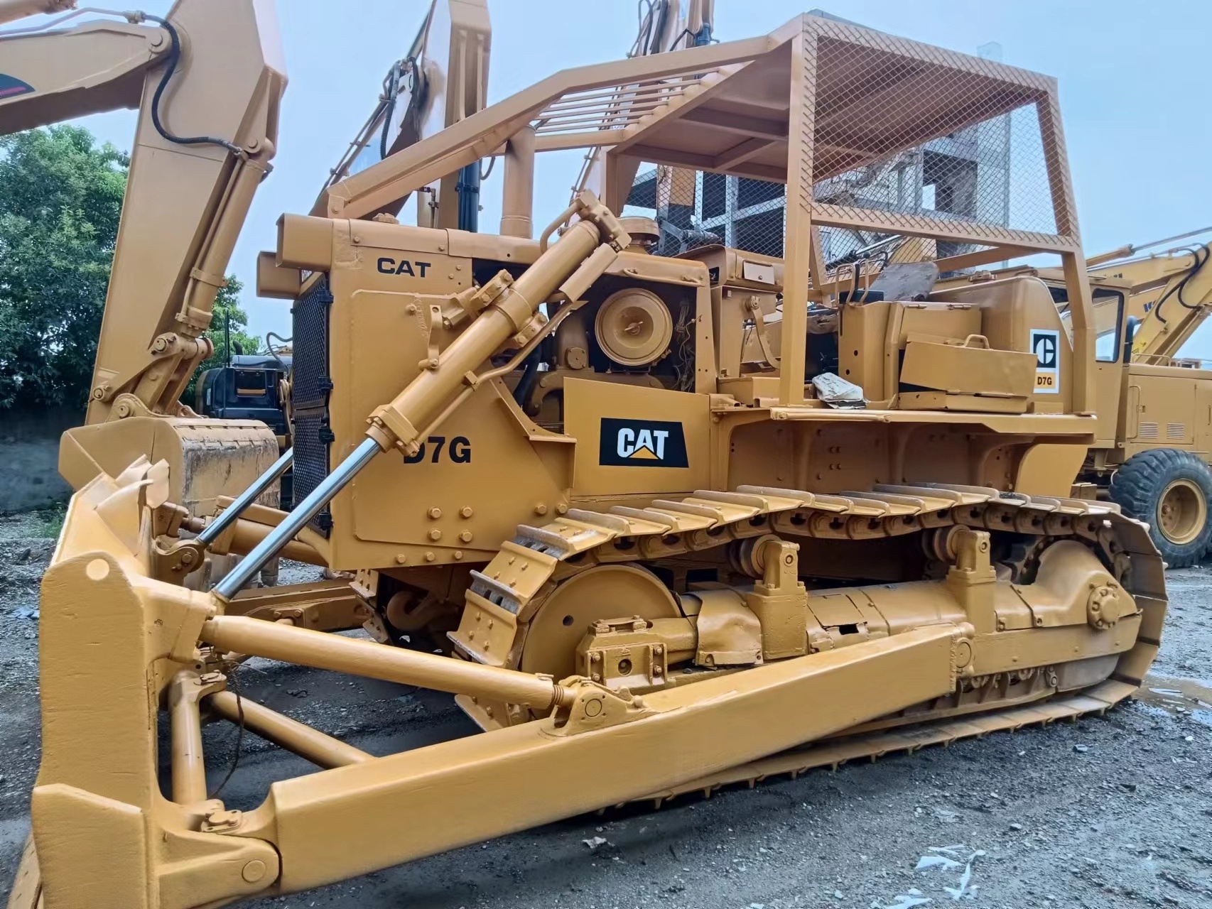 used Caterpillar D7G Dozers with Winch For Sale, Second hand forestry logging machine D7G bulldozers for timber