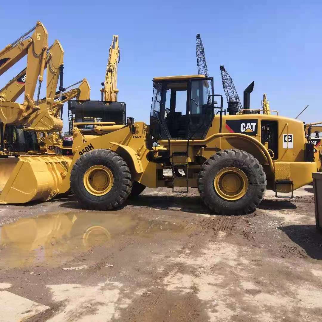 Large Caterpillar Loader CAT950H Tire Loader with Original Japanese Engine in Good Operating Condition