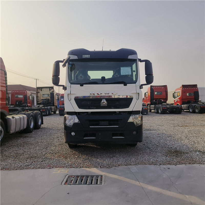 Sinotruck Howo Sinotruk A7 371hp 6x4 4X2 Tractor Truck Used Diesel Manual Transmission Left Steering Euro 2 Emission Standard