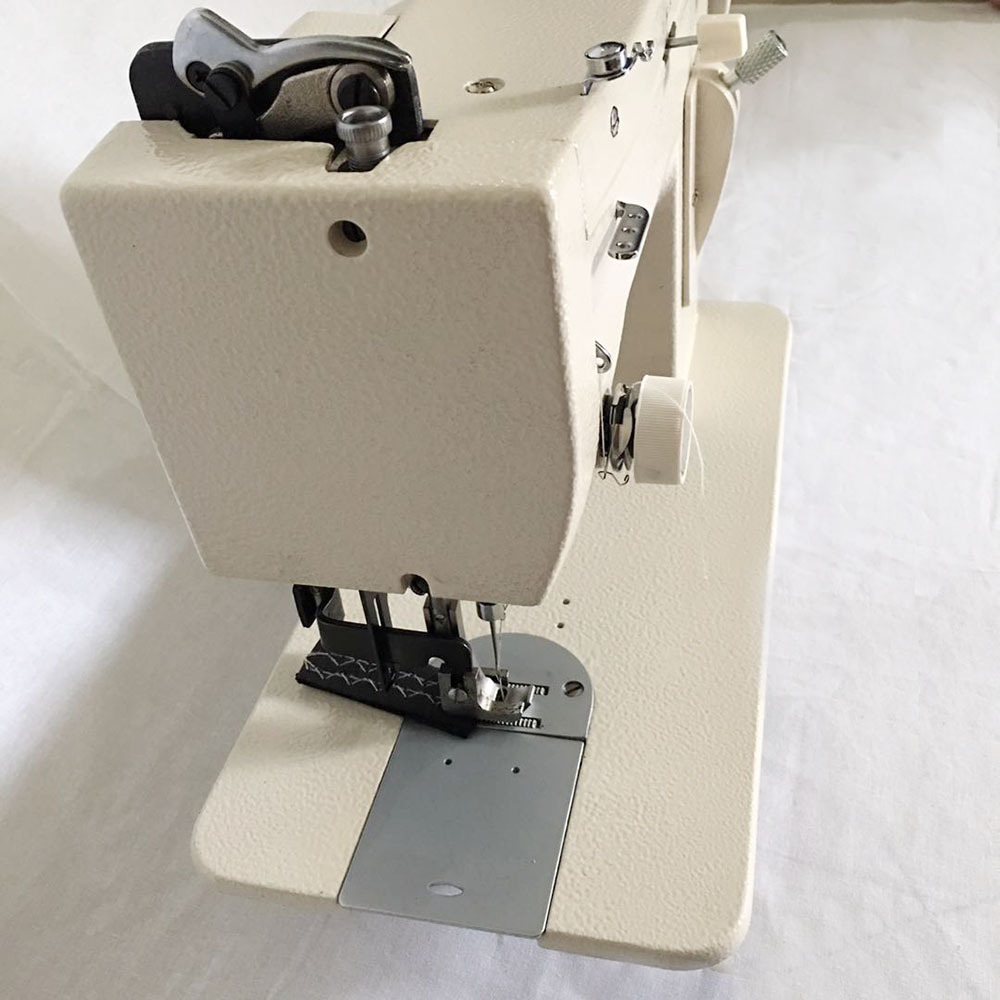 220V/110v 150w Household sewing machine Inch arm fur, leather, fall clothes stitch sewing machine