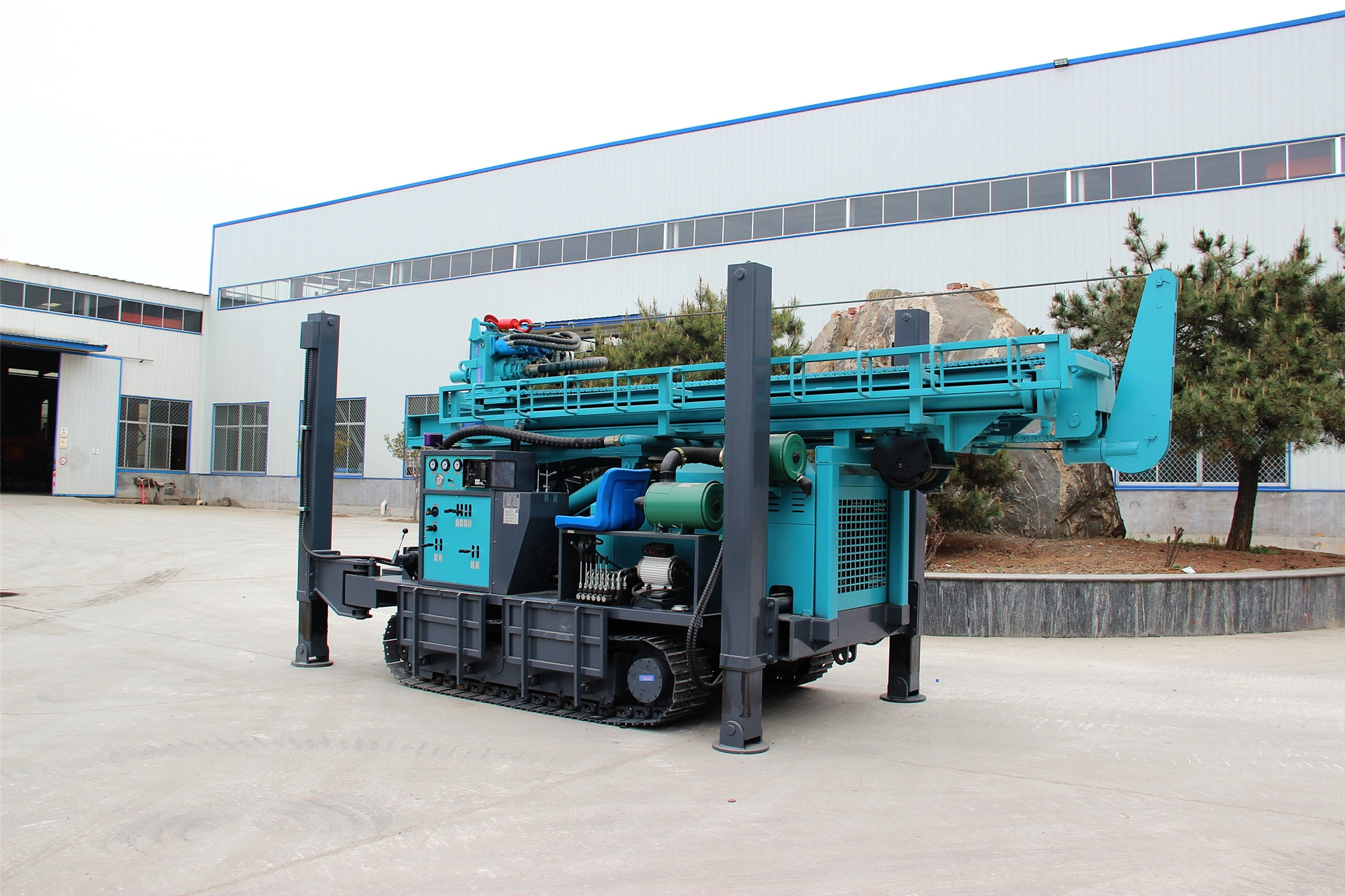 good price 100m-500m diesel hydraulic portable water well drilling rig / water well drilling machine / mine drilling machine