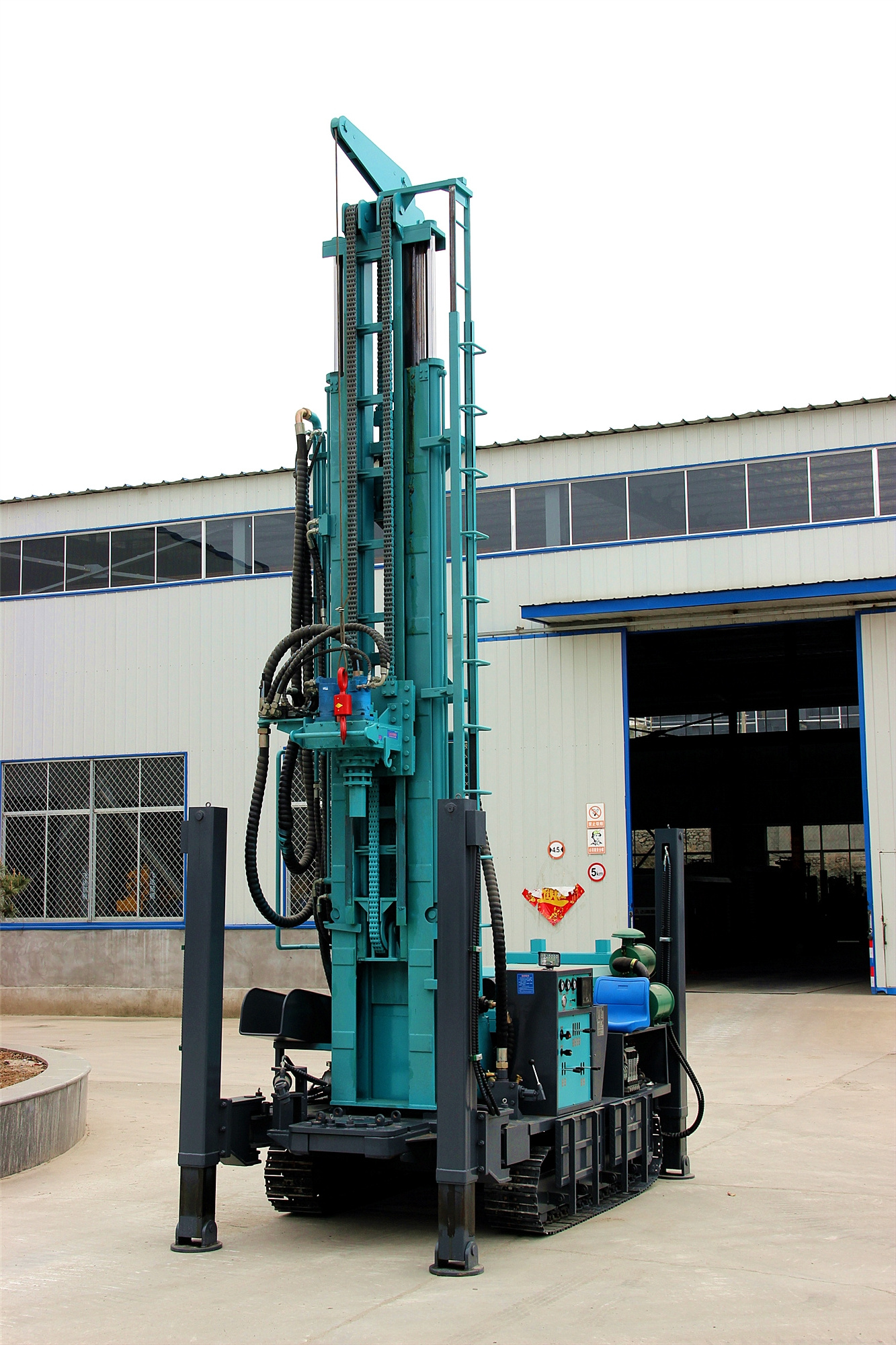 good price 100m-500m diesel hydraulic portable water well drilling rig / water well drilling machine / mine drilling machine