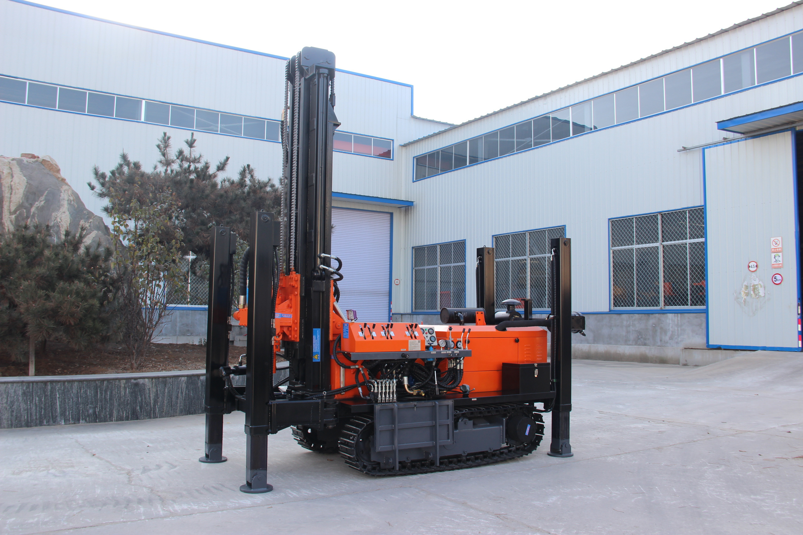 100m 300m 500m crawler drill rig for water well 200m borehole portable water well drilling rig factory price