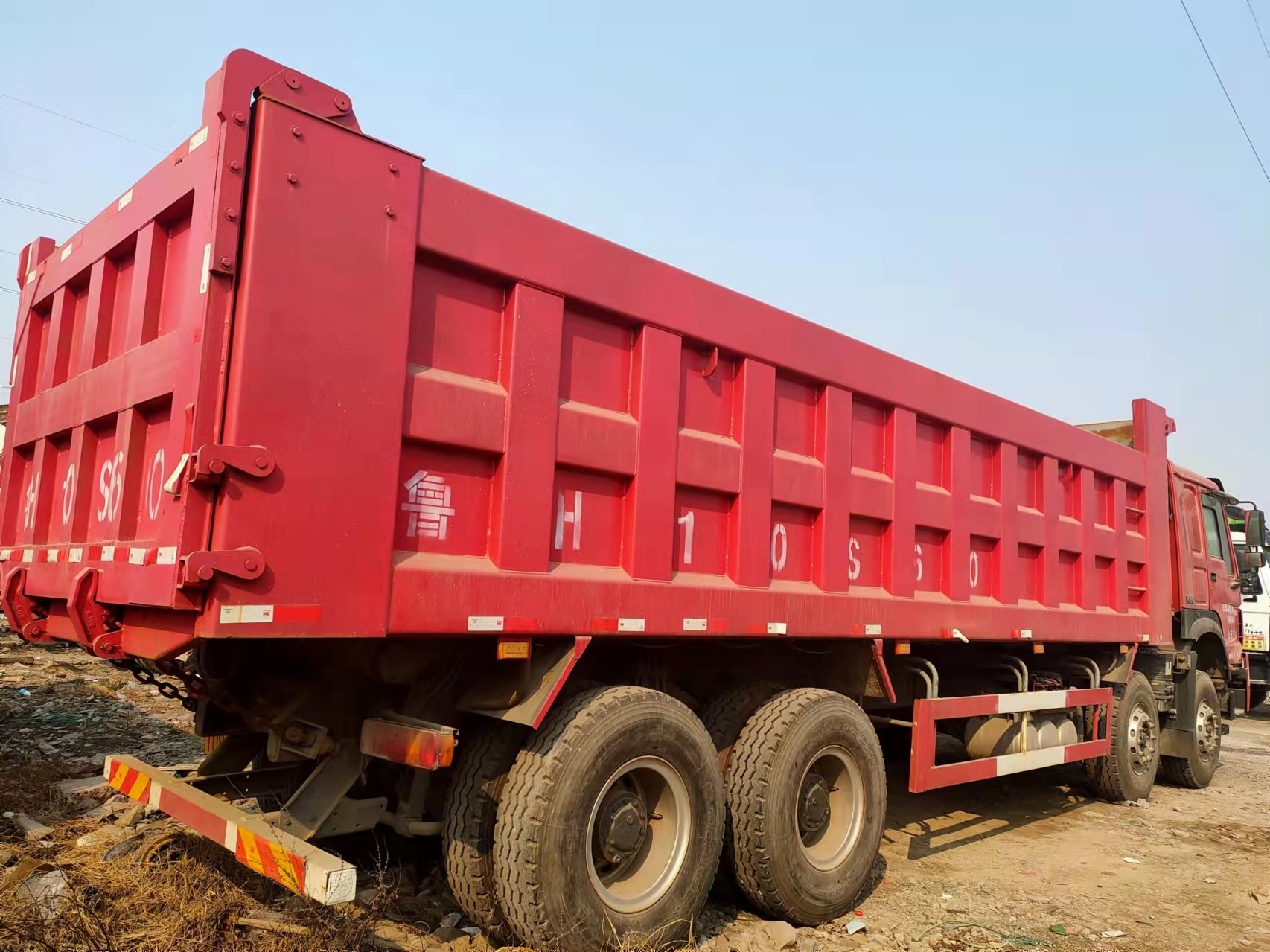 Sinotruk Howo 50 Ton 8x4 Brand New 12 Wheeler Dump Tipper Truck Price