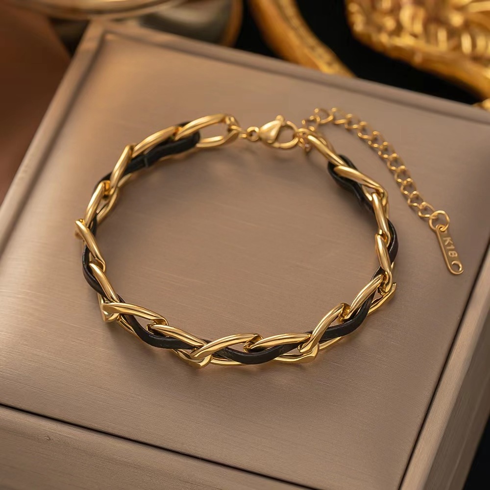 Stainless steel jewelry wholesale 18 gold plated female personality stainless steel bracelet Snake bones women's accessories