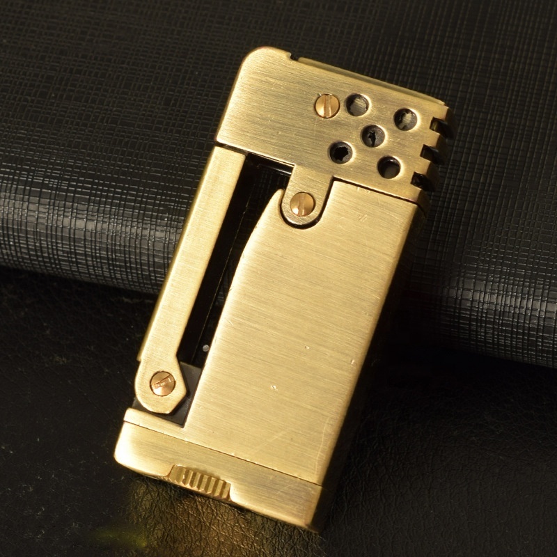 Old Style Retro and Nostalgic Creativity Metal Windproof Brass Kerosene Flip Lighter