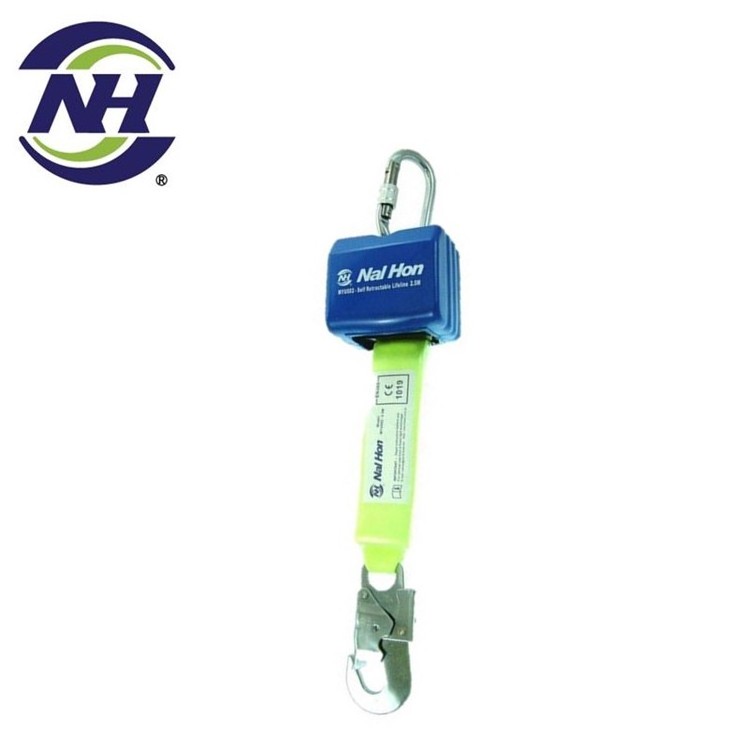 Safety gear with self retractable fall arrest rope