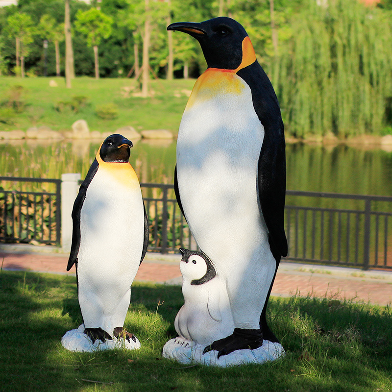 Outdoor Park Decoration  resin sculptures animal sculpture penguin sculpture Realistic Penguin Statue