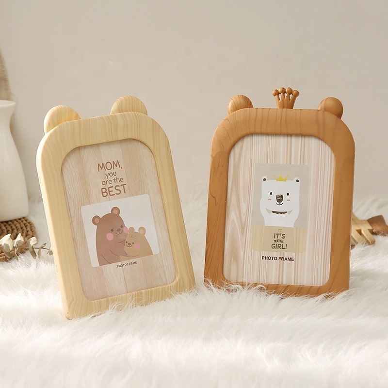 2023 New Design 7 Inch Solid Wood Animal Shape Kids Photo Frame Table Display Home Decor Small Size Wooden Photo Frame