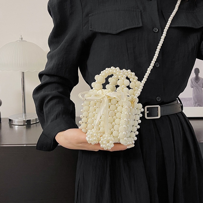 Trendy Hot Mini Style Woman Bag Wedding 2024 New Fashion Drawstring Ladies Pearl Tote Bag Chain Shoulder Women Beaded Pearl Bag