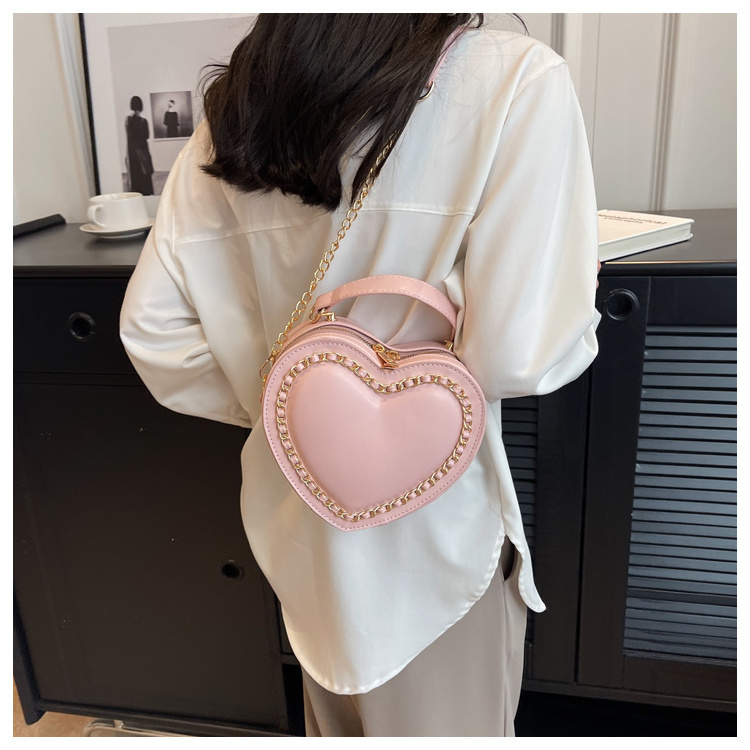 2024 Fashion Logo Custom Purses and Hand Bag Chain Ladies Handbags Sling Bags Party Evening Women Heart Shaped Clutch Bags