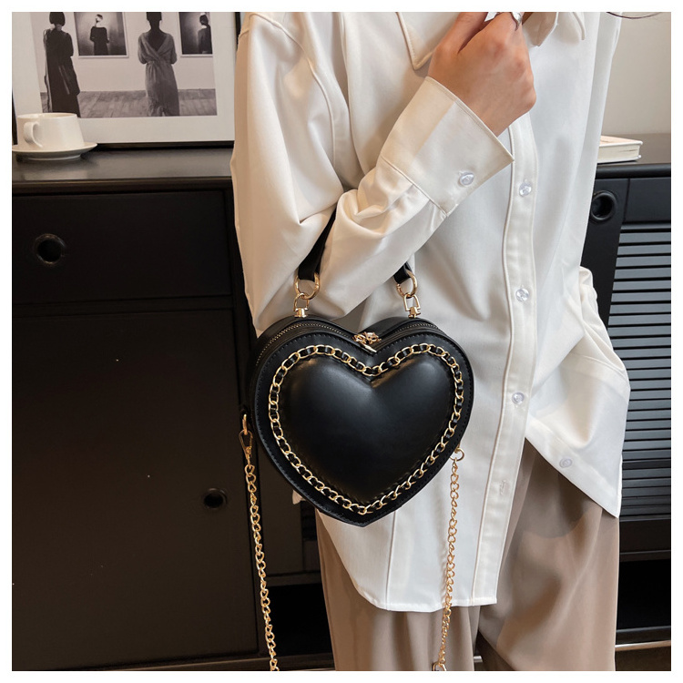 2024 Fashion Logo Custom Purses and Hand Bag Chain Ladies Handbags Sling Bags Party Evening Women Heart Shaped Clutch Bags