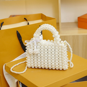 2024 Unique Designer Ladies Hot Acrylic Beaded Bag Chain Shoulder Mini Pearl Handle Handbag Women Wedding Bridal Party Gift Bags