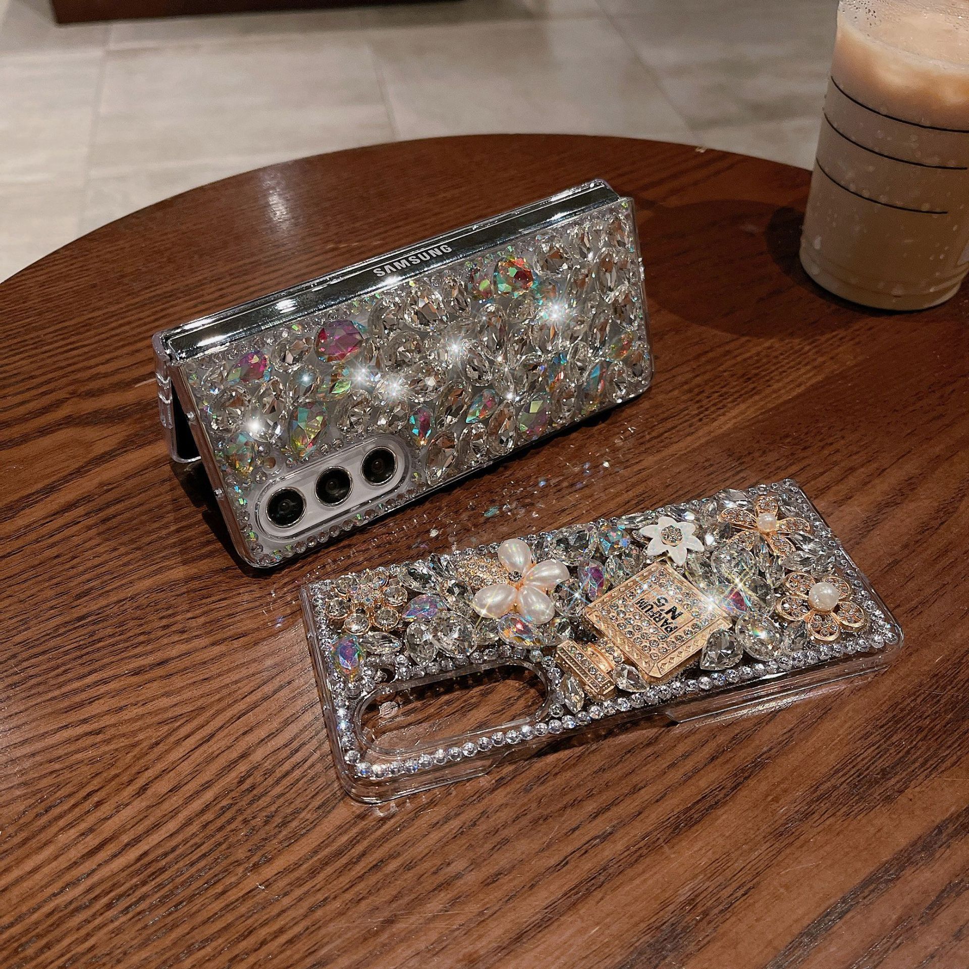 Wholesale 3D Handmade Crystal Rhinestones Diamond Glitter Hard Acrylic Phone Case for Samsung Galaxy Z Fold 5 4 3 2 Cell Cover