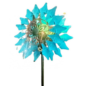 New Arrival Unique Design Metal Art Hand Made 360 Degree Rotation Solar Lamp LED Light Up  Wind Spinners kinetic art Sculpture