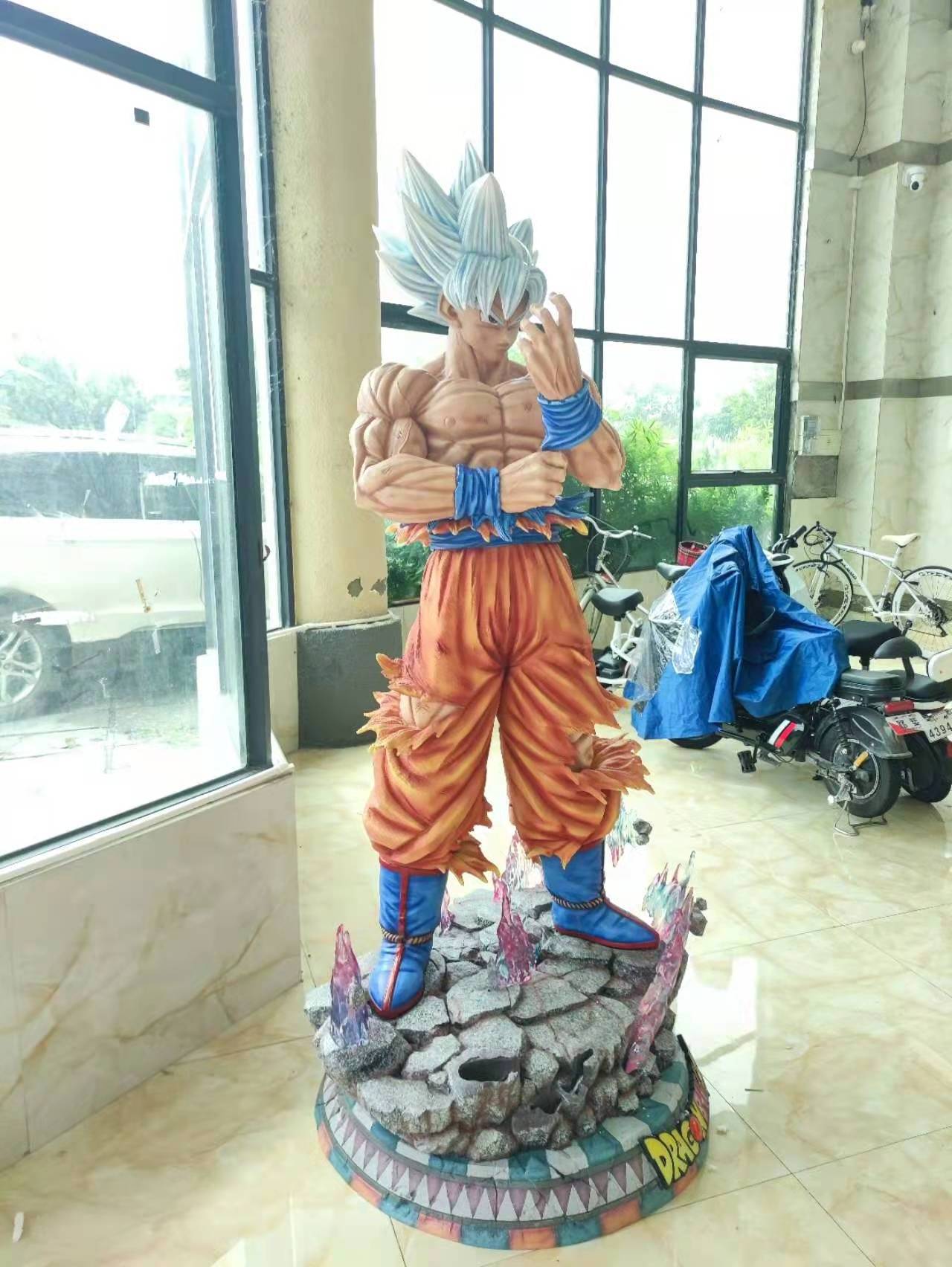 Factory Hot Sale Dragon Ball Z Custom Life Size 1:1 Fiberglass Resin Dragon Ball Vegeta Statue Large Anime Gukong Figure Statue