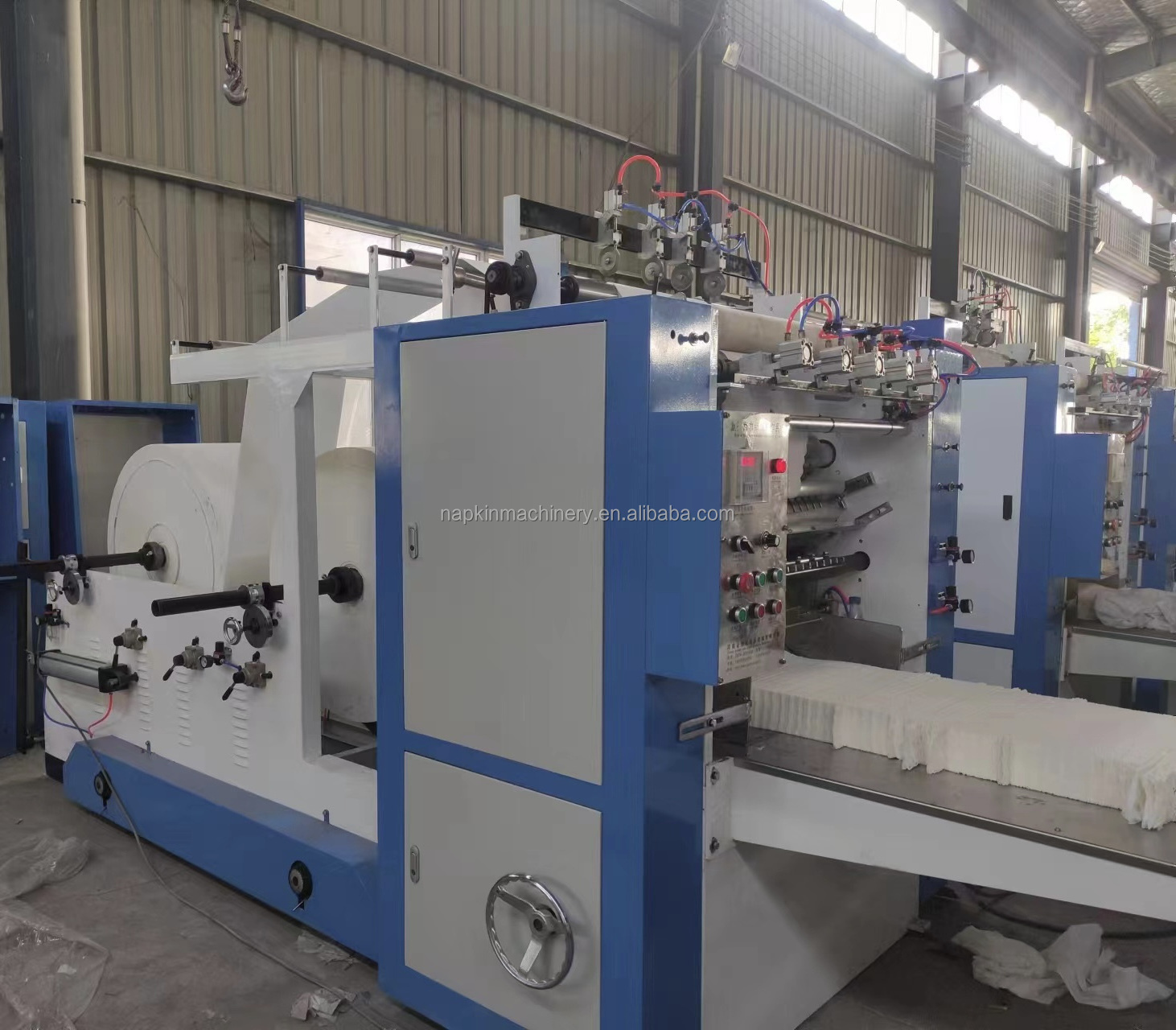 High capacity automatic V folded facial tissue paper pop up tissue napkin machine production line