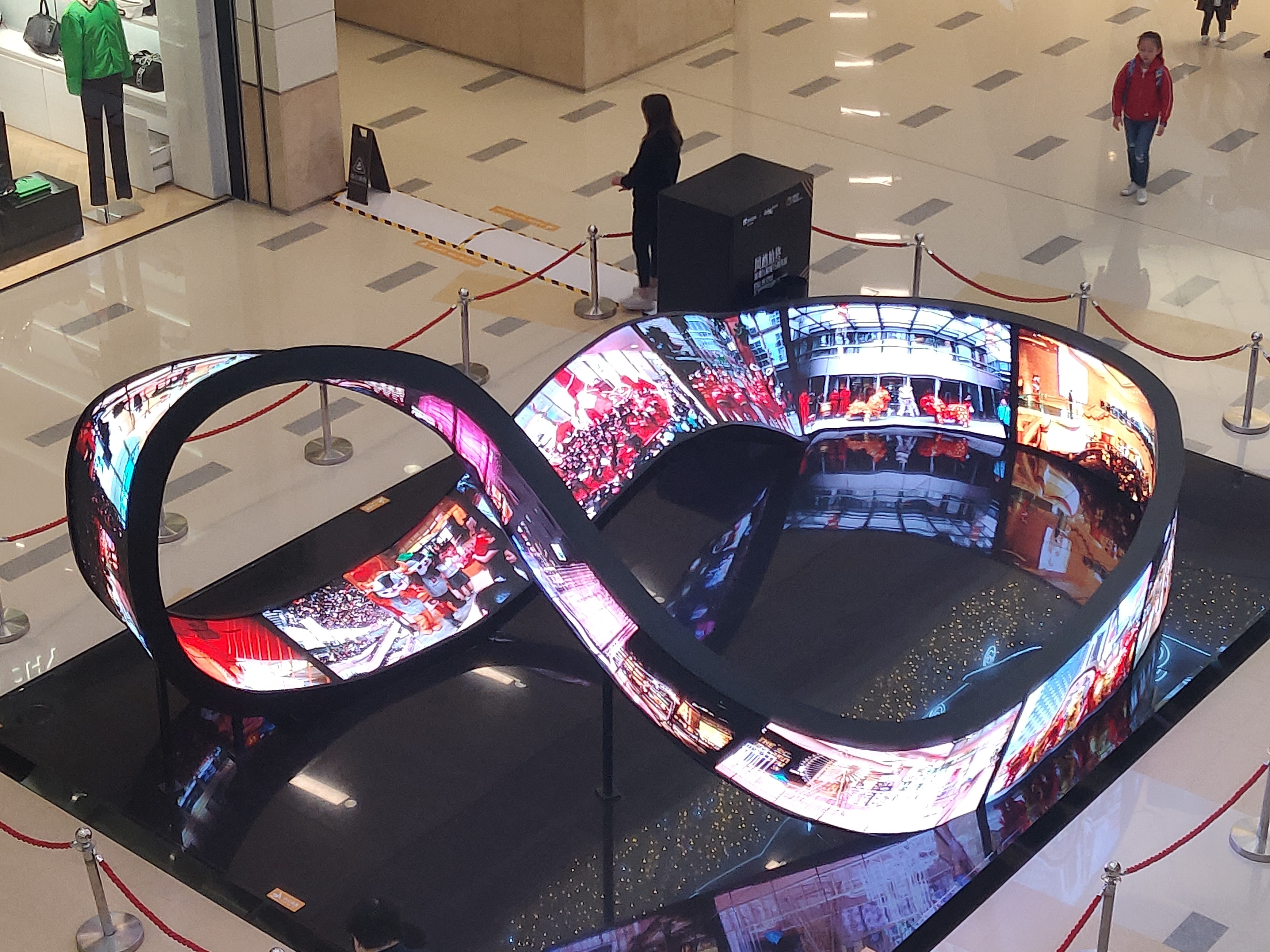 Curved Flexible Round Led Screen Display P4 Indoor Outdoor Led Video Wall 4mm SDK Multi Screen Video Wall from Cameras 750W