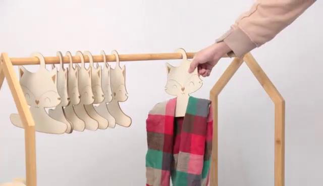 Solid Bamboo Wood Children Clothes Coat Rack For Kids With Hanging Cloth Dress Up Kid's Coat Rack