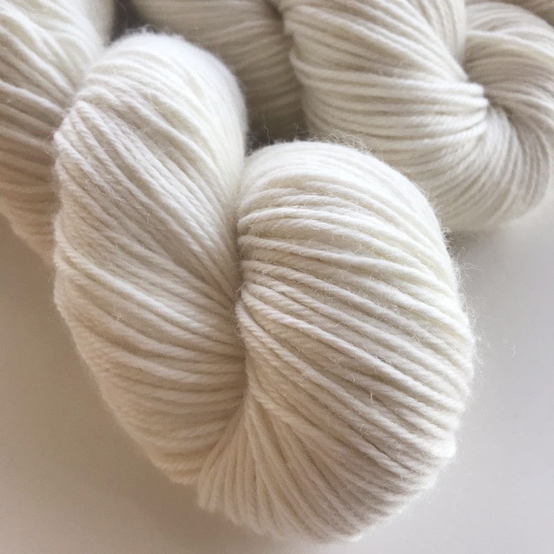 Lotus Yarns Wholesale Price High Quality 4ply 225m/100g  Pure Superwash merino  for hand dye