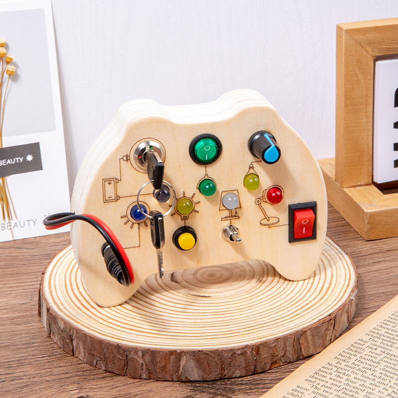 Wooden handle traffic light switch simulation busy board early education education lockpicking toy Montessori circuit board