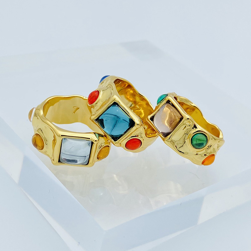 Medieval Inlaid Ruby Emerald Ring European And American Retro Romantic Colorful  Zircon 18k Gold Plated Brass Ring Jewelry