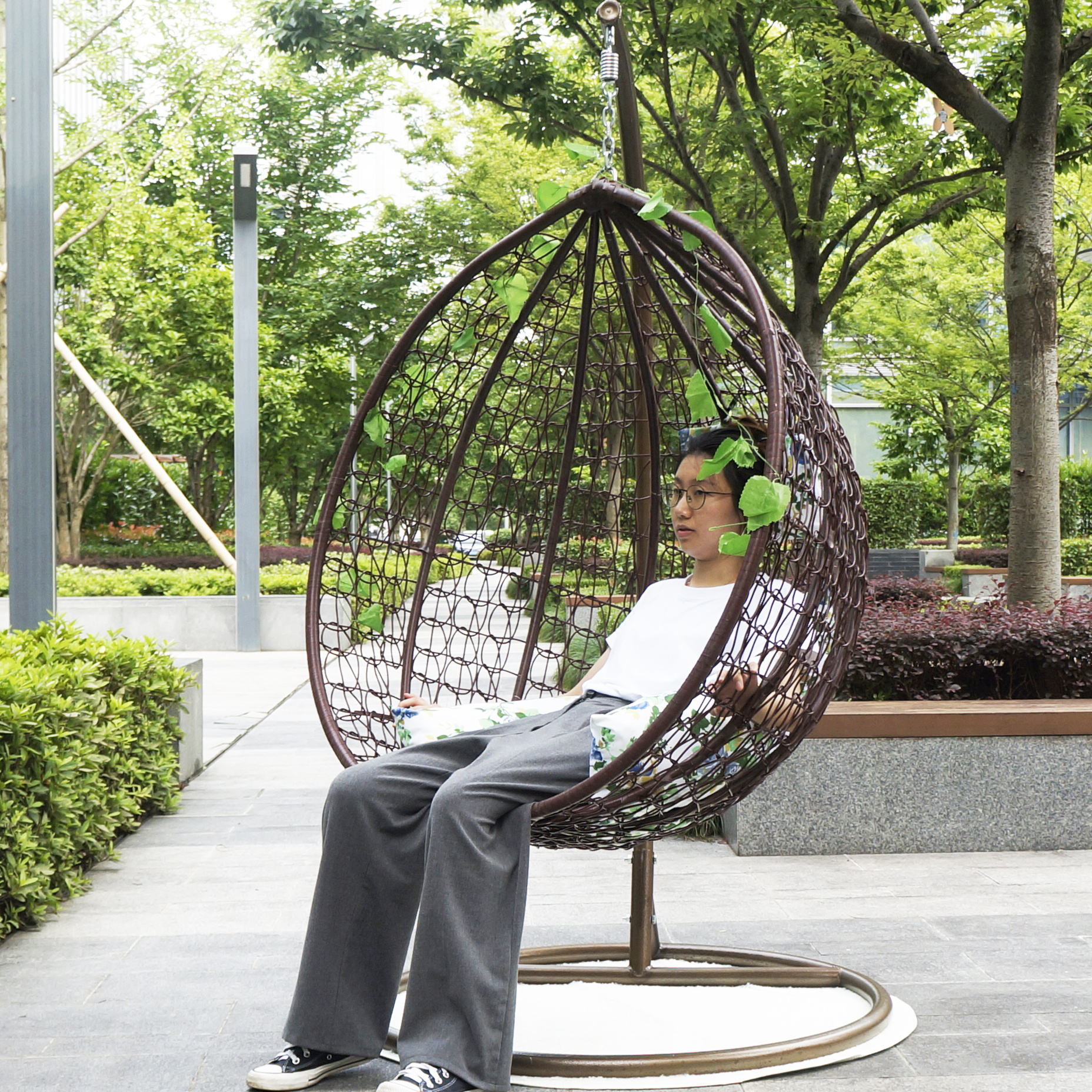 Indoor/Outdoor Wicker Tear Drop Hanging Chair Wicker Swing Chair with Cushion Garden Furniture Hammock Swing With KD C Stand