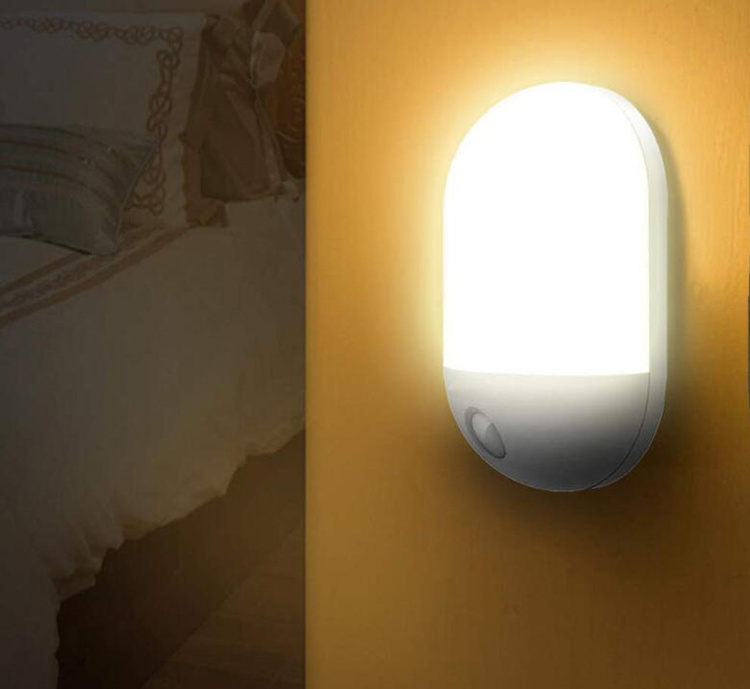 Plug in LED Night Light with Auto Dusk to Dawn Sensor UK EU US Plug Soft Warm White Nightlights for Hallway Bedroom Kids Room