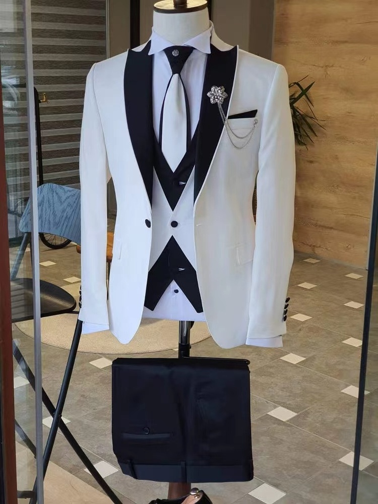 Hight Quality White Suits for Wedding Tuxedos Groom Wear Black Peaked Lapel Groomsmen white 3 pcs costume mariage homme 2022