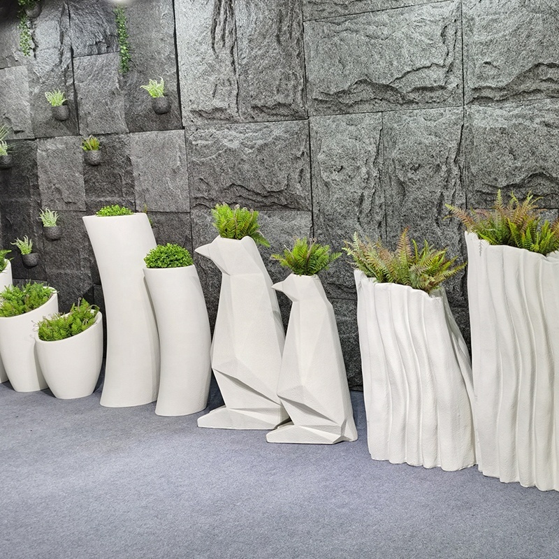 Nordic Style Penguin Sculpture Hotel Shopping Mall Furnishings Outdoor Indoor White Animal Fiberglass Carving