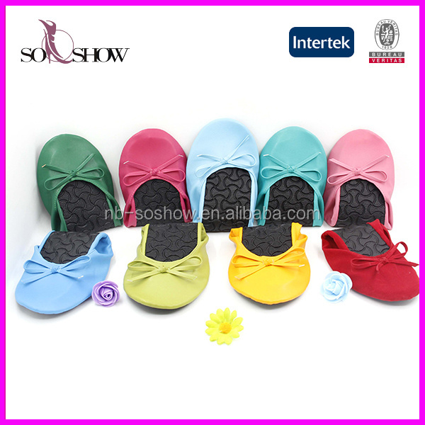 Wholesale classical black foldable ballet shoes women flat rollable ballerina shoes matching bag for office